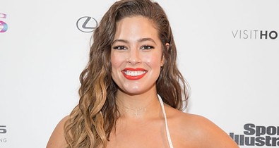 A plus size sztármodell, Ashley Graham cicitáncoltatása elég meredek