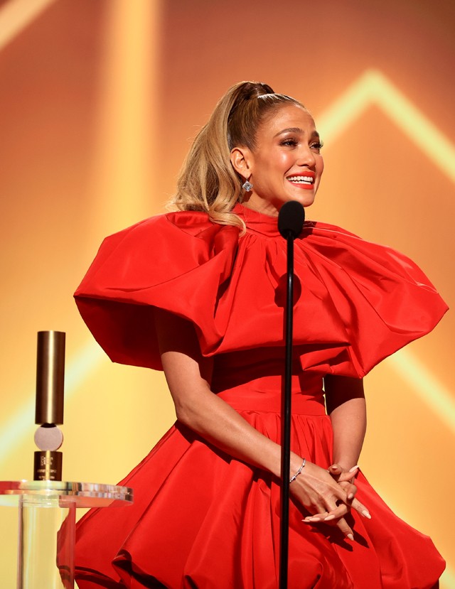 Jennifer Lopez habcsókruhája a legcukibb darab volt a People`s Choice Awards-on