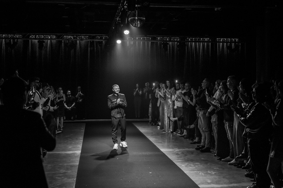 Demeter Richárd a divatbemutatója fináléjában