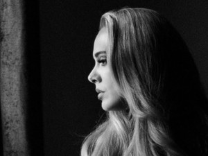 Végre! Adele új dala megérkezett, itt az Easy on Me