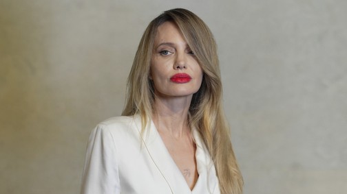 Angelina Jolie ritka megjegyzéseket tett a Brad Pittel való kapcsolatára, ez mindent elárul