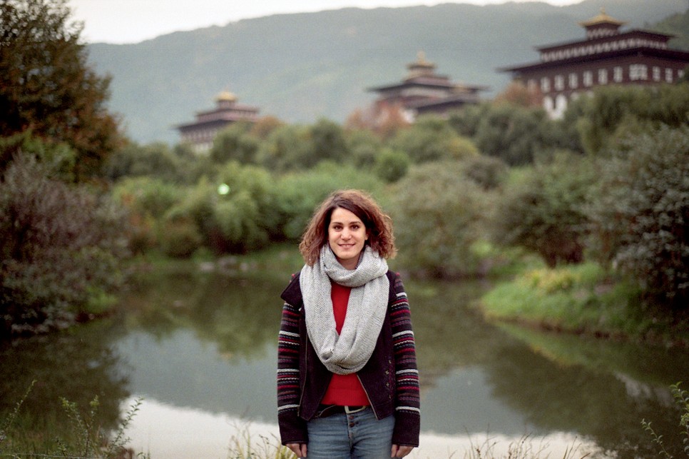 Zurbó Dorottya második egész estés dokumentumfilmjét forgatja Bhutánban