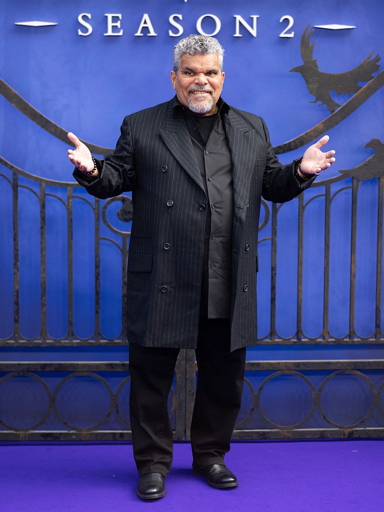 Wednesday apját, a szintén 50 éves Gomez Addams-t Luis Guzmán keltette életre a filmvásznon, aki a valóságban jóval idősebb: a napokban ünnepli a 69. születésnapját. (1956. augusztus 28.)