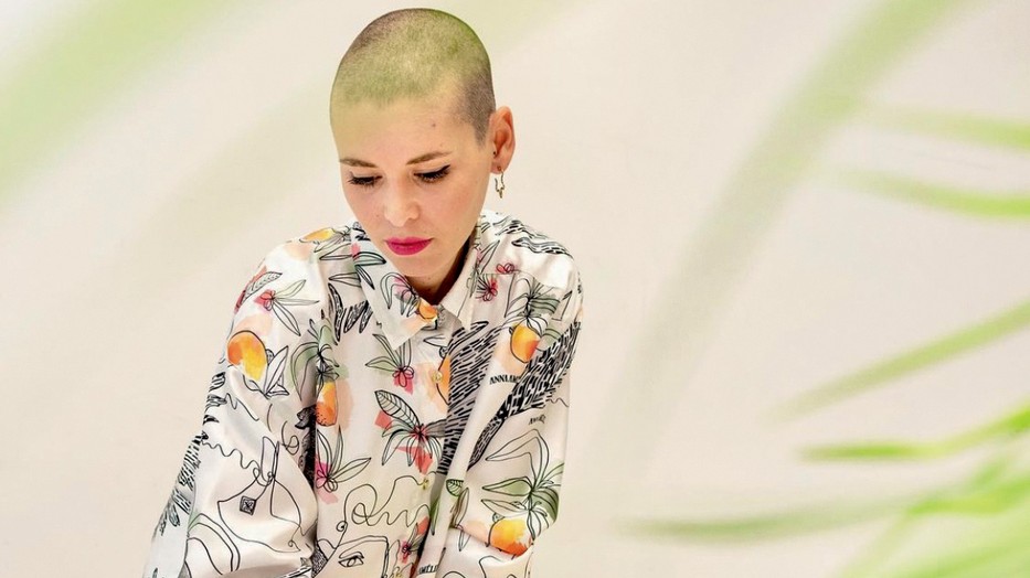 Oláh Anna életében az alkotás és a művészet örök, a műfajok és a technikák azonban folyamatosan változnak, alakulnak