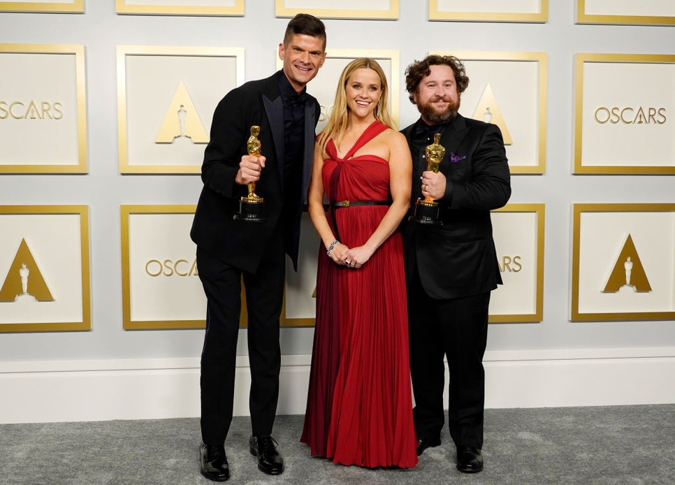 Reese Witherspoon a vörös szőnyegek csodája, amivel újra és újra megajándékoznak bennünket