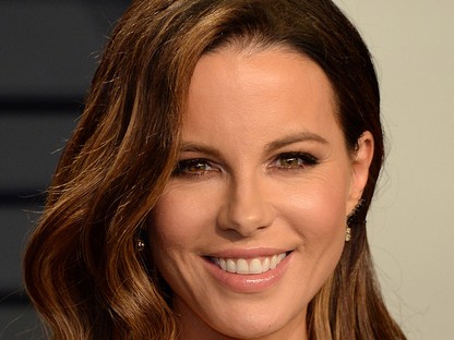 A nyár legdögösebb frizuráját Kate Beckinsale vágatta