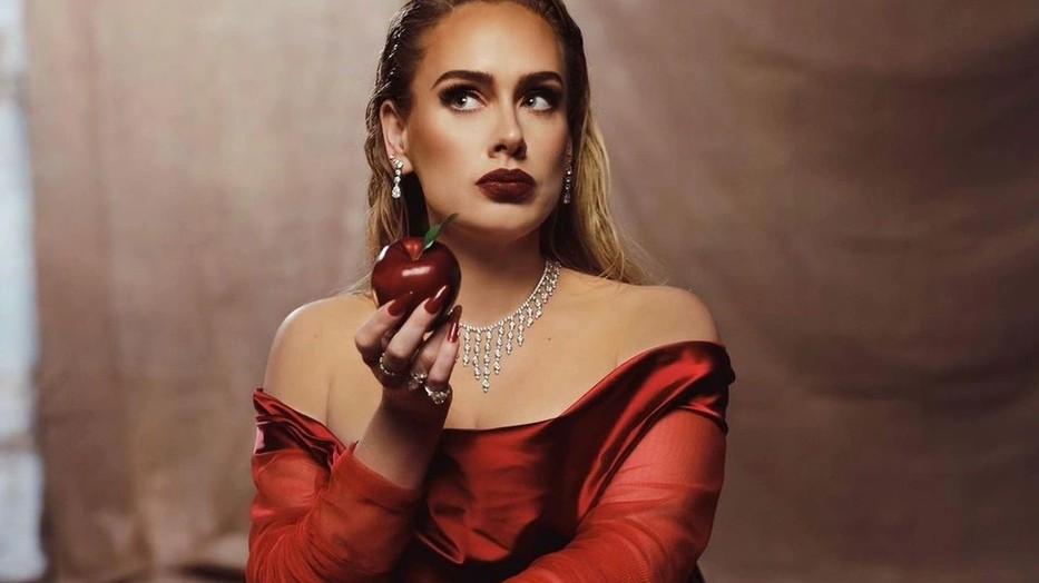 Adele új videoklipje egy igazi divatmennyország: minden, amire ma szükséged lehet a túléléshez