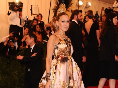 Sarah Jessica Parker, Bradley Cooper és Oscar de la Renta a 2014-es Met gála házigazdái