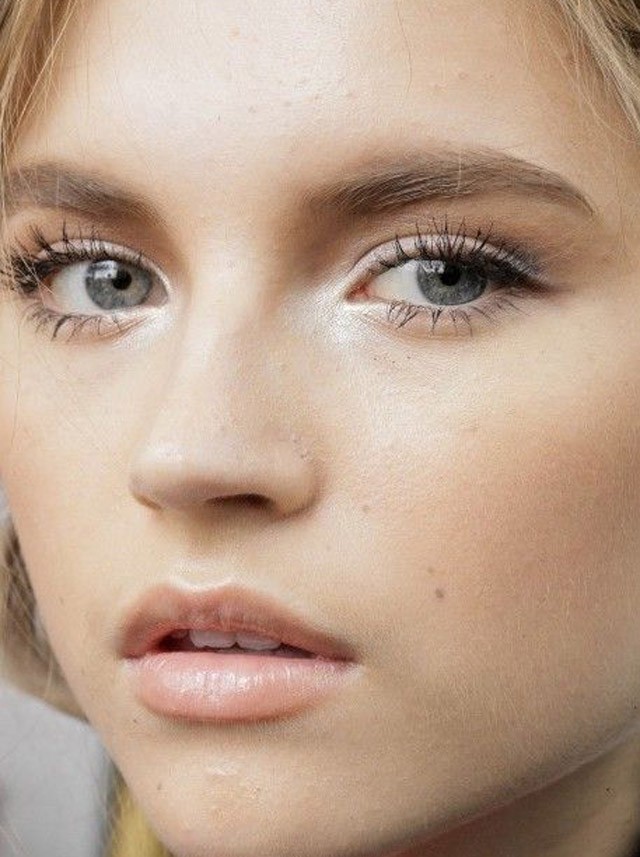 Természetes hatású esküvői smink