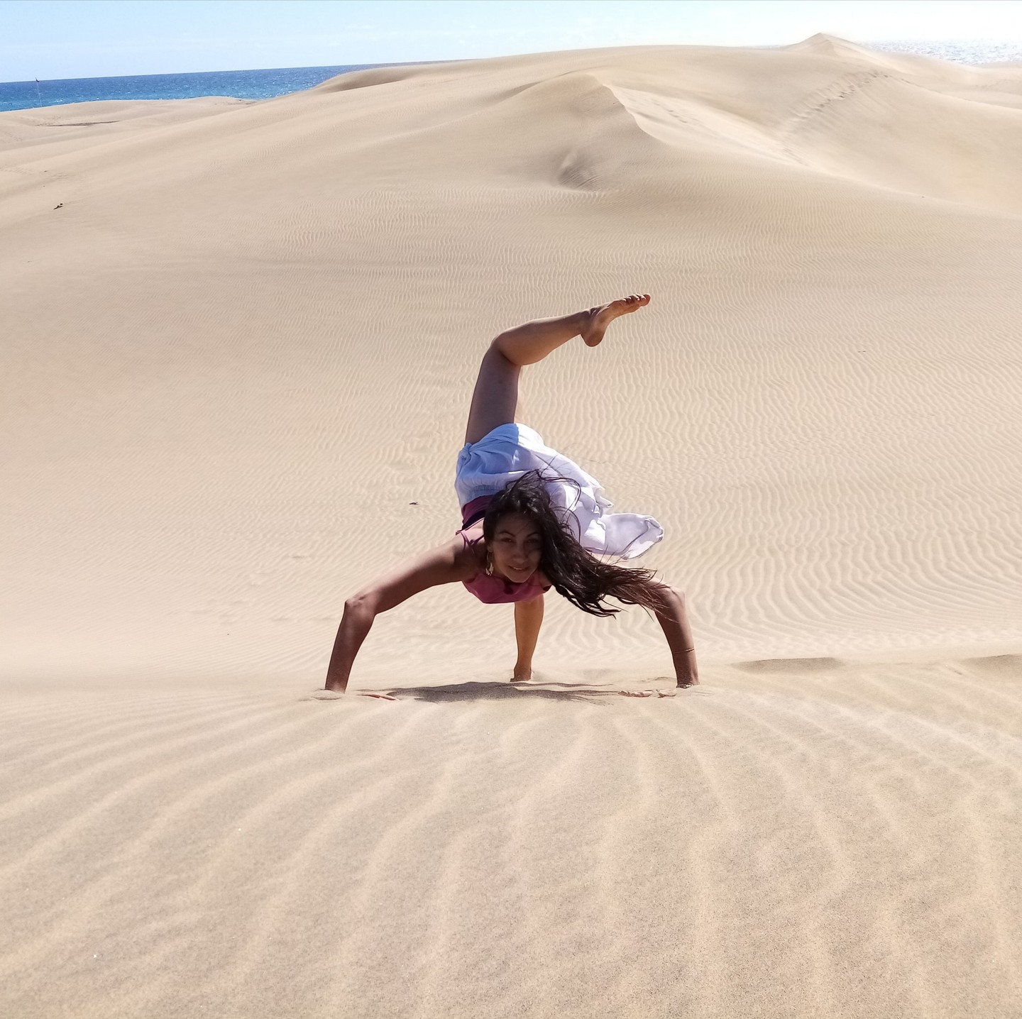 Ali, mint egy skorpió a sivatagban