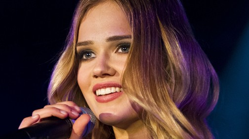 Vadóc doboslány és érzéki modell: Florrie igazi kuriózum