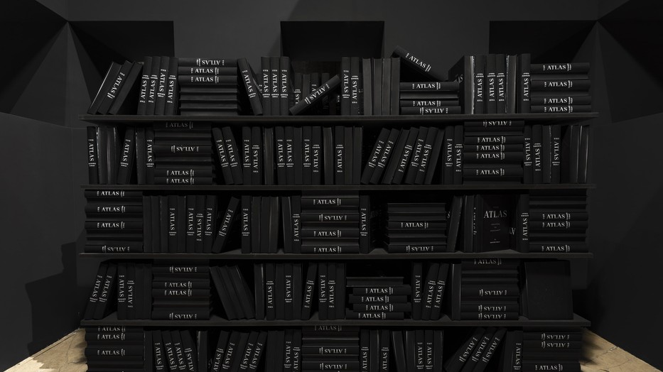 Gerhes Gabor ATLAS című kiállítása a közös tudás problémáját járja körül