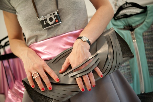 Ilyen szettben bulizik a divattervező