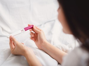 7 dolog, amit minden húszas éveiben járó nőnek tudnia kell a teherbe esésről