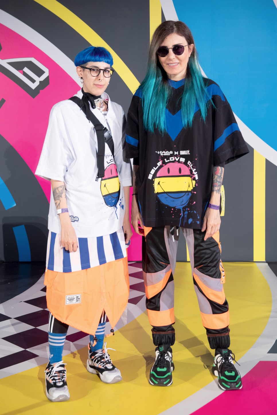 A szmájli története a divatban: miért éli reneszánszát a mosolygó arc?