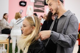 A Syoss fodrásza, Blanke Dávid és csapata mesés hajkölteményeket varázsolt mindenkinek