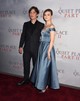 A Hang nélkül 2 New York-i premierjén Millicent Simmonds kollégája, Cillian Murphy mellett pózol.