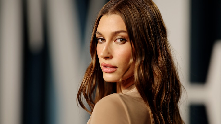 Hailey Bieber az asztrológus szerint csodás édesanya