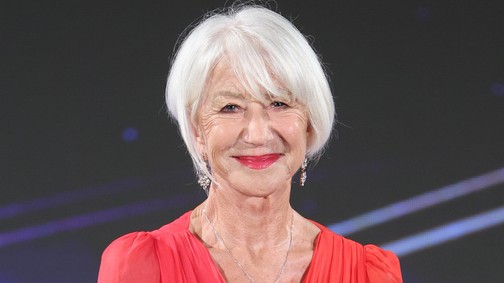 A 81 éves Helen Mirren hercegnőként ragyogott a vörös szőnyegen, talpig csillogó ruhában lopta el a show-t