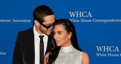 Kim Kardashian és Pete Davidson első közös vörös szőnyeges megjelenése nem is lehetett volna stílusosabb