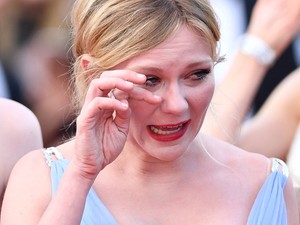 Ezért sírta el magát Kirsten Dunst Cannes-ban a vörös szőnyegen