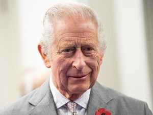 A 74 éves Károly király címlapfotója annyira elképesztő, hogy nem térünk magunkhoz