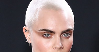 Bocs, de egyszerűen félelmetes kopaszon Cara Delevingne