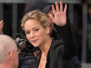 Jennifer Lawrence őrülten vagány és szexi ruhában