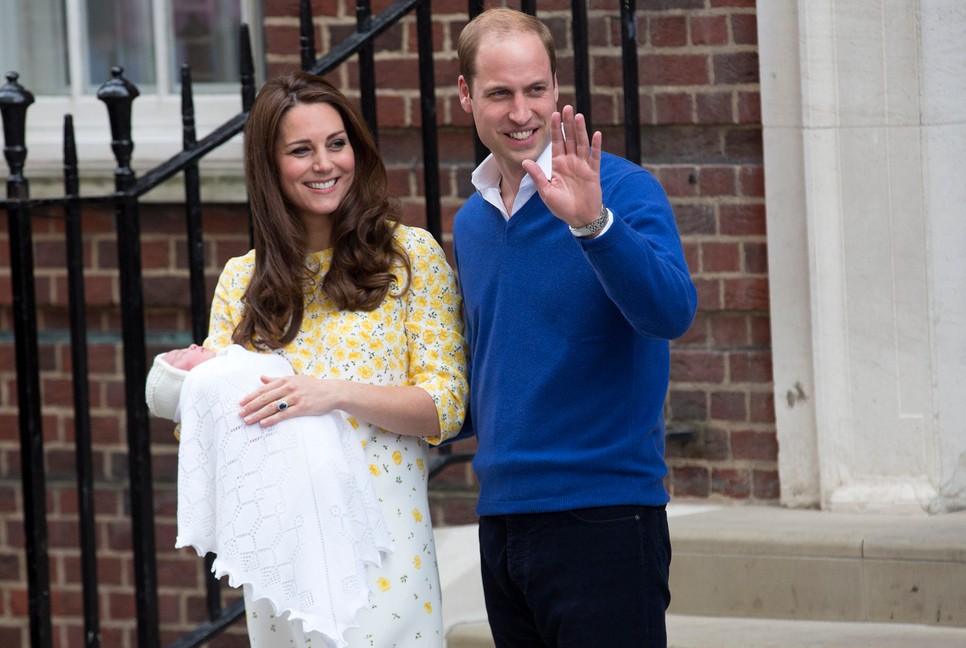 10 megosztó királyi divatpillanat, amit elsőre te sem gondolnál felháborítónak