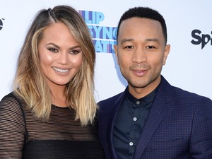 Két hónapja szült, és máris ilyen szuperszexi ruhában a sztár