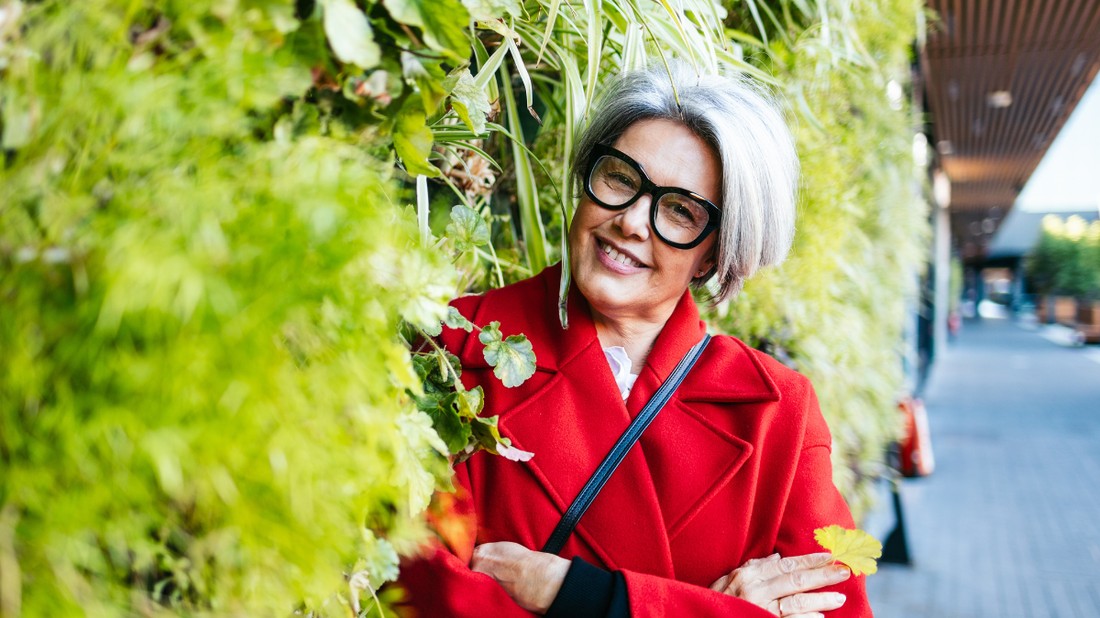 A városi zöldfalnak, akár kívül, akár belül, akár a tetőn, akár az úton, vertikálisan, horizontálisan óriási szerepe van, hogy azt a klímahelyzetet, amiben vagyunk, ha nem is elkerüljük, és visszafordítsuk, de legalább lassítsuk a folyamatot.