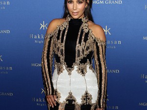 Bocs Kim, de ez a ruha ronda!