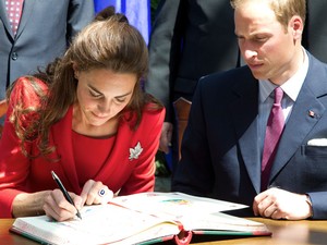 Megmutatjuk: ilyen Kate Middleton kézírása