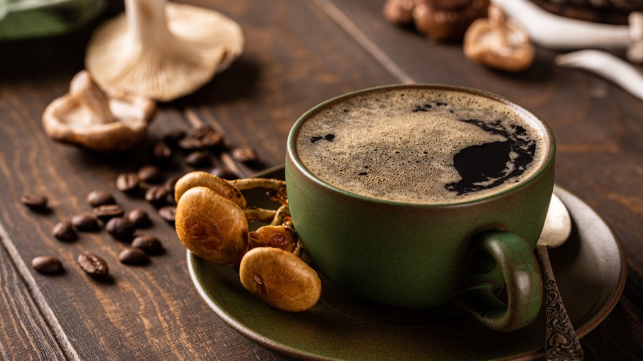 Egyre többen esküsznek a gombakávé egészségügyi előnyeire, de vajon tényleg megéri váltani?