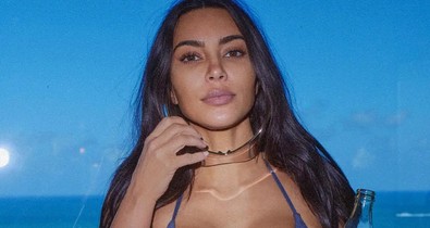 Kim Kardashian bebizonyítja: a háromszög bikini az idei nyár slágere