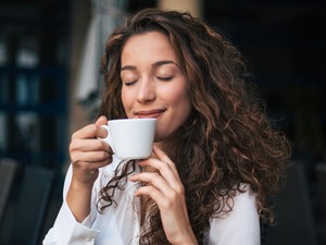 Védi a memóriát és segíthet megelőzni az Alzheimert is: így hozhatod ki a legtöbbet kedvenc téli italodból