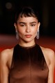 Zoe Kravitz frizurája egyértelműen hajaz Audrey Hepburn hajstílusára
