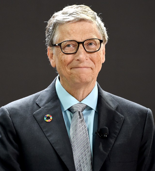 A világ egyik leggazdagabb embere Bill Gates, akiről közismert, hogy a magánéletében nagyon visszahúzódó, és társasági helyzetekben kínosan érzi magát, korábbi kollégái szerint a megbeszéléseken megállás nélkül hintáztatta magát, ami sok egyéb mellett az Asperger-szindróma egyik tipikus jelének tartanak.