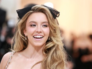 Sydney Sweeney forró címlapfotói felrobbantották az internetet