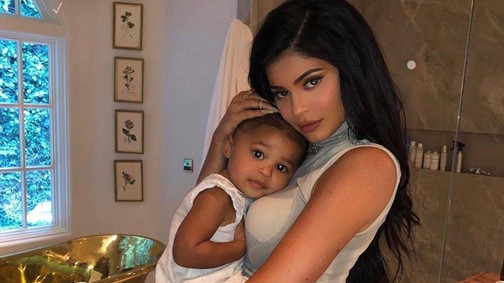 Hoppá: Kylie Jenner újra gyereket vár? Nagyon úgy tűnik, hogy elszólta magát