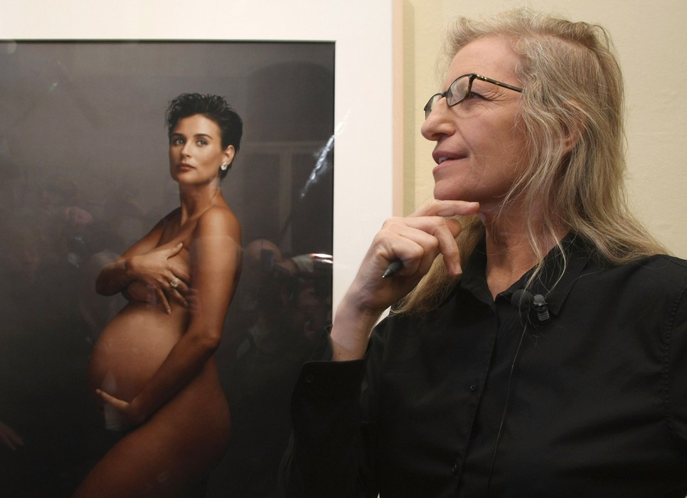 Annie Leibovitz és a Demi Moore-ról 1991-ben készített ikonikus fotó a Vanity Fair címlapjáról