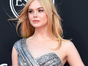 Elle Fanning a legragyogóbb csillag a vörös szőnyegen ebben a szettben