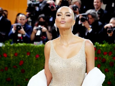 Mutatjuk, hogyan tette tönkre Kim Kardashian Marilyn Monroe 5 millió dolláros ruháját