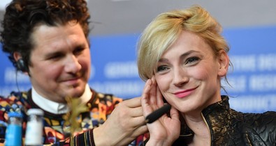 Nagy Ervin ikerbabáival pózol új fotóján, és kizárt, hogy ma látunk édesebbet ennél!