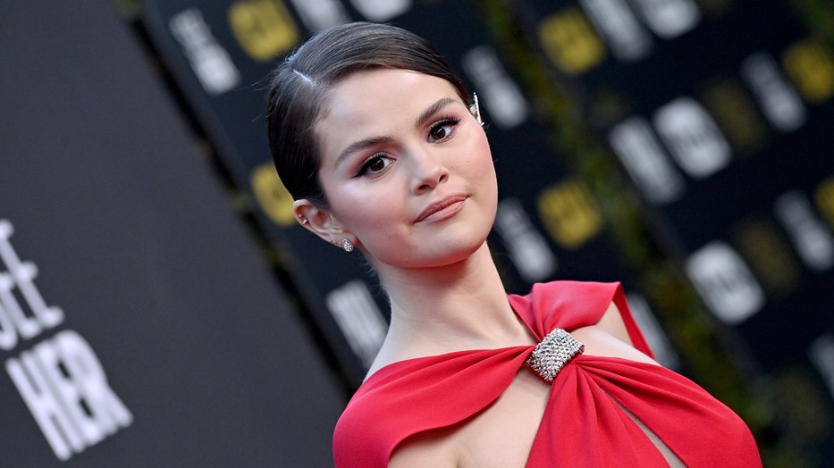 Selena Gomeznek most már van egy nagyszerű frufruja