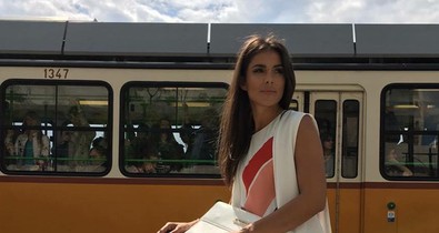 Molnár Andi gyönyörű maxiruhában