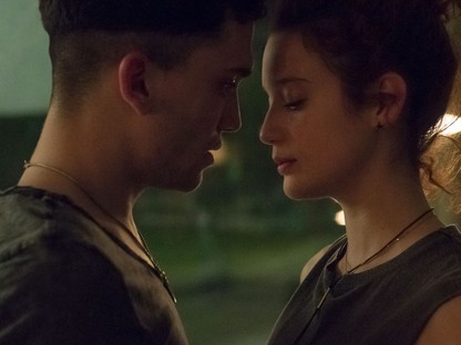 A Money Heist és az Elite szereplői a való életben randiznak egymással