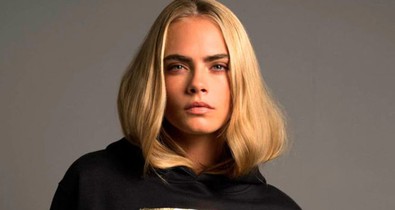Cara Delevingne bugyi nélkül jótékonykodik