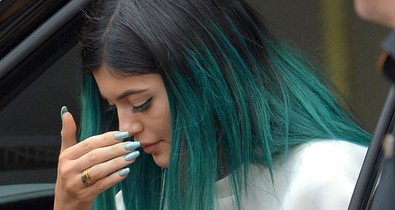Kylie Jenner már megint hajszínt váltott