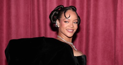 Rihanna csodaszép, fehérneműs fotókkal ünnepel - és van mit